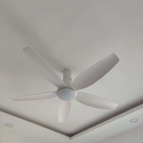 Quạt Trần Đèn 5 Cánh Luxfan GV 001T Màu Trắng Quạt Trần Đèn 5 Cánh Luxfan GV 001T Màu Trắng