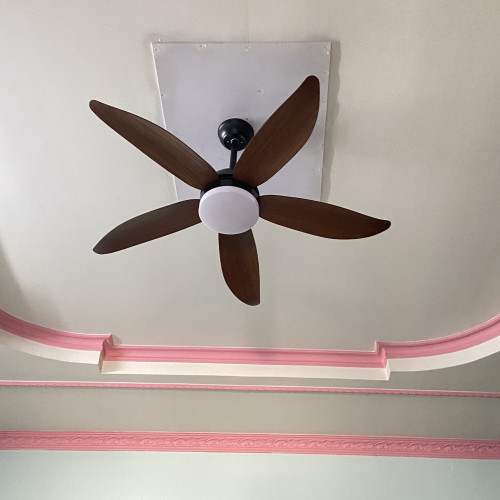 Quạt Trần Đèn 5 Cánh Luxfan GV 017N Màu Nâu